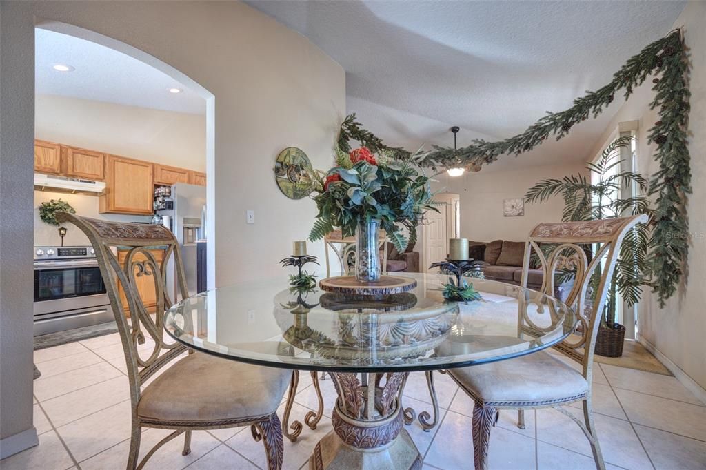 For Sale: $284,000 (3 beds, 2 baths, 1284 Square Feet)