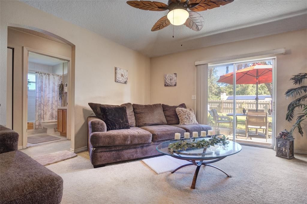 For Sale: $284,000 (3 beds, 2 baths, 1284 Square Feet)