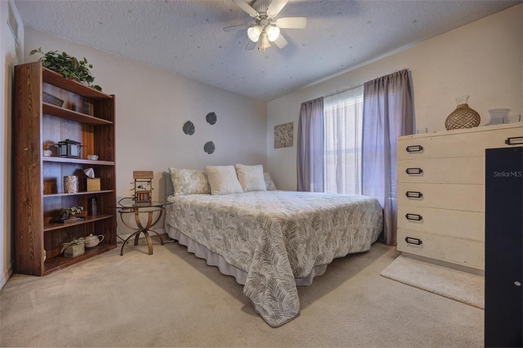 For Sale: $284,000 (3 beds, 2 baths, 1284 Square Feet)