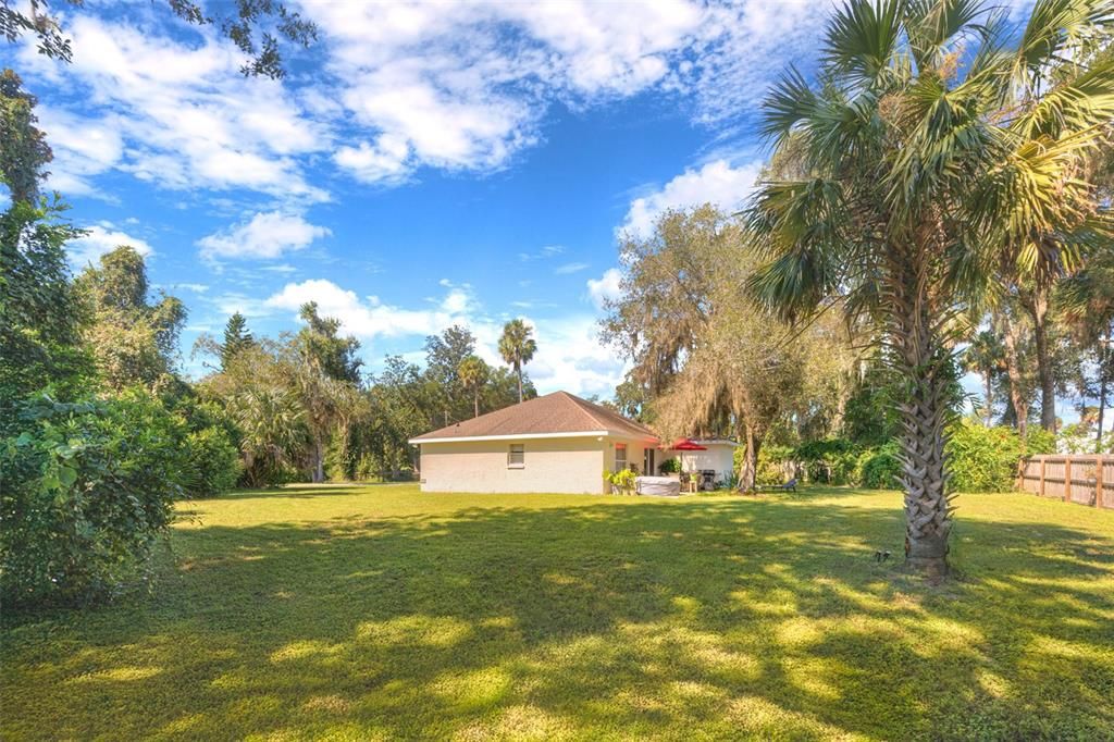 For Sale: $284,000 (3 beds, 2 baths, 1284 Square Feet)