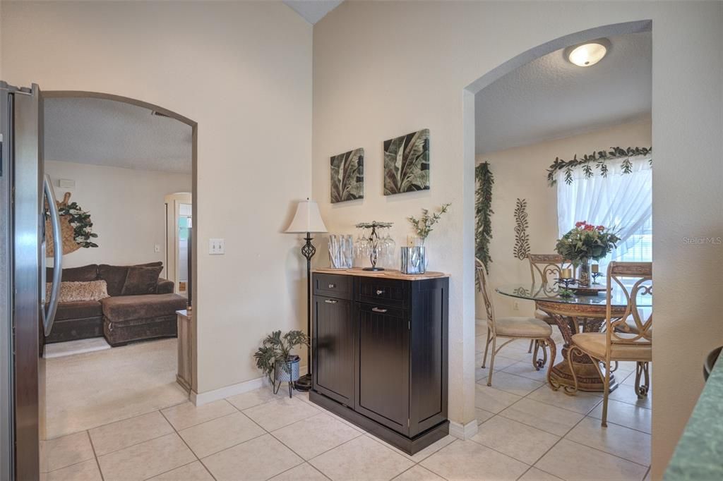 For Sale: $284,000 (3 beds, 2 baths, 1284 Square Feet)