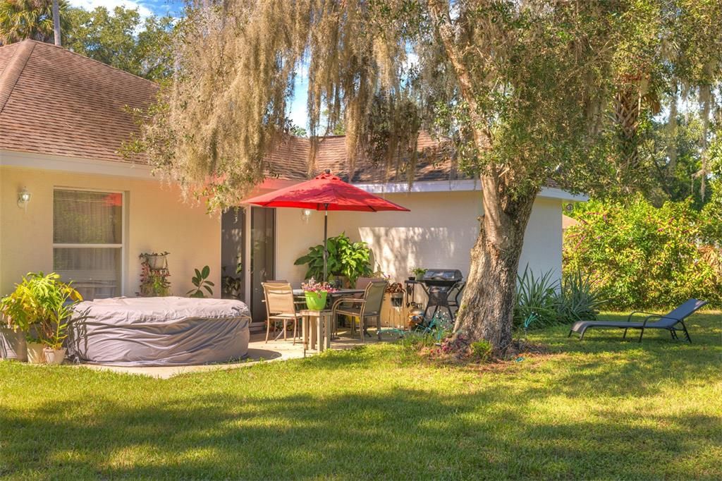 For Sale: $284,000 (3 beds, 2 baths, 1284 Square Feet)