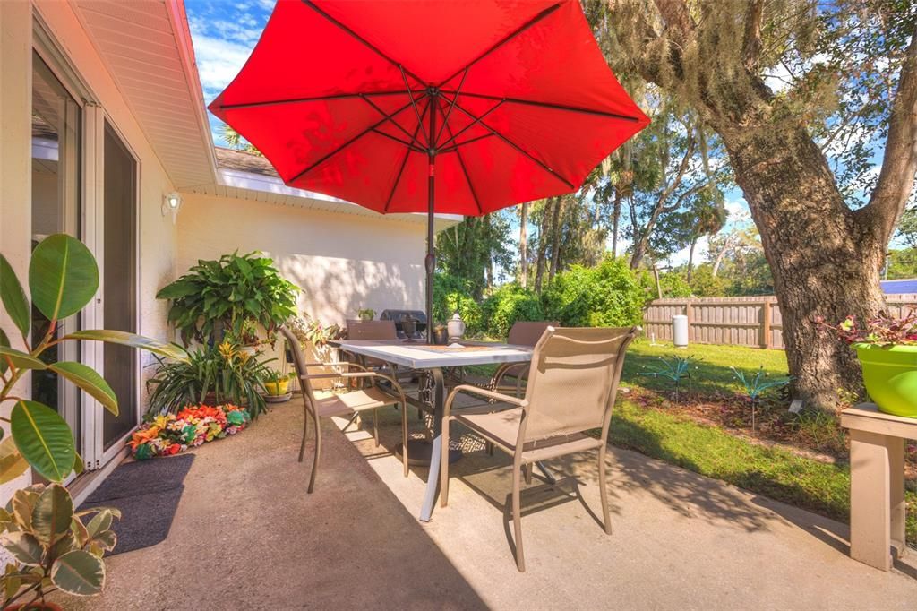 For Sale: $284,000 (3 beds, 2 baths, 1284 Square Feet)