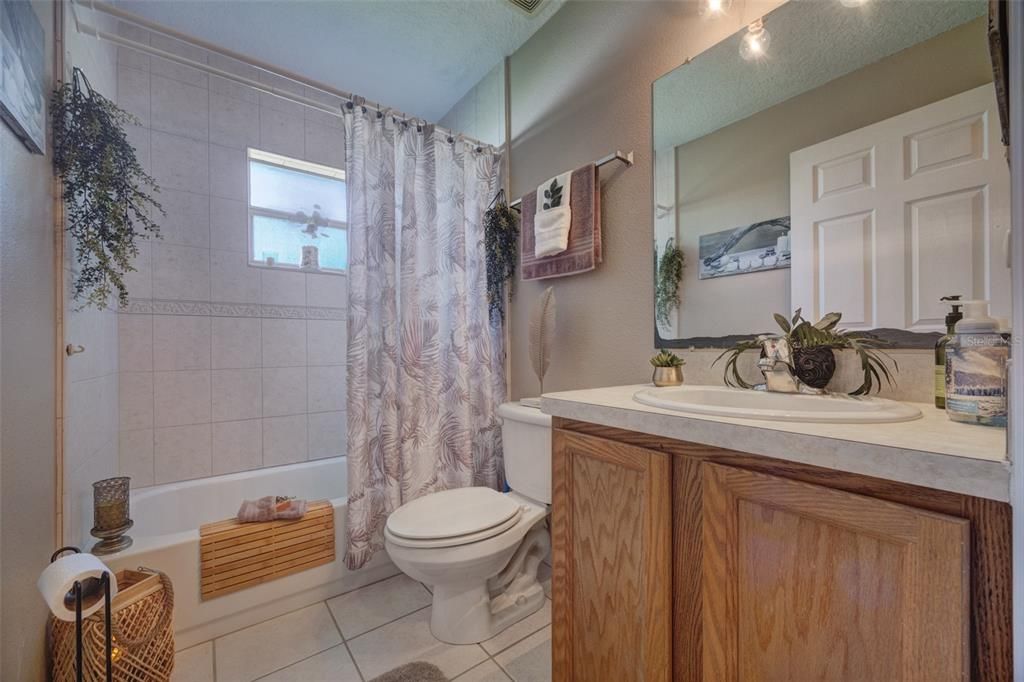 For Sale: $284,000 (3 beds, 2 baths, 1284 Square Feet)