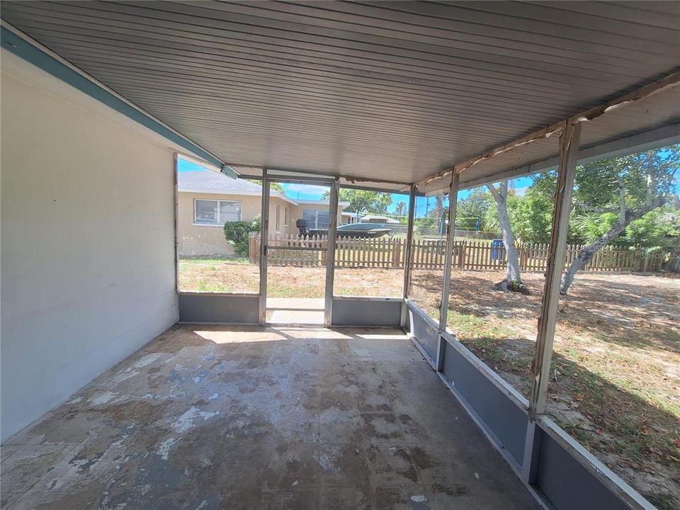 For Rent: $1,400 (2 beds, 1 baths, 1003 Square Feet)