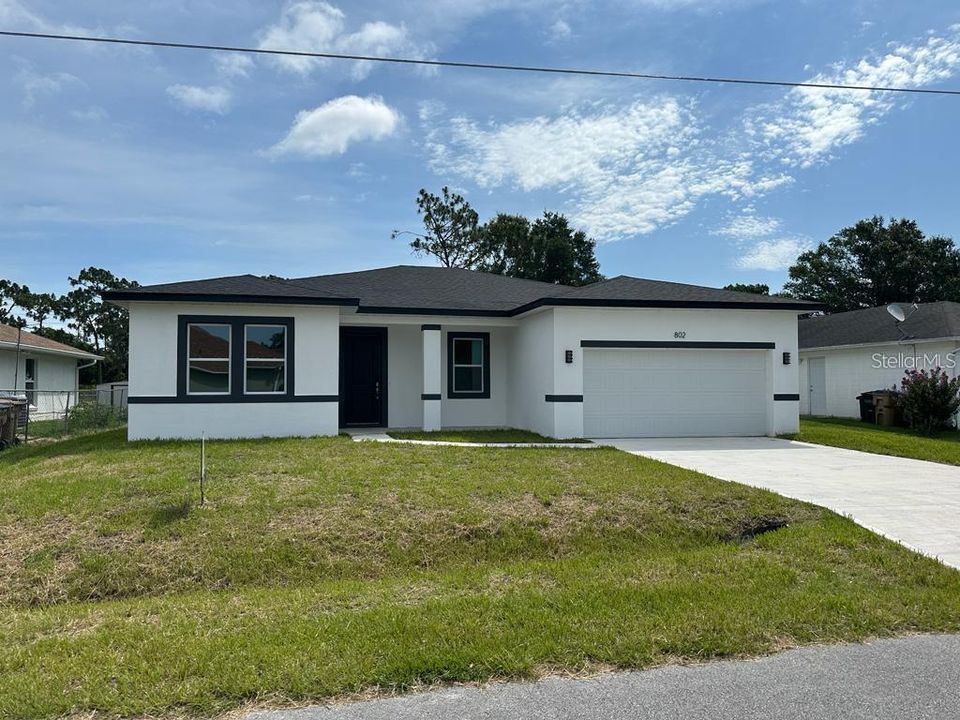 出租: $2,000 (4 贝兹, 3 浴室, 1810 平方英尺)