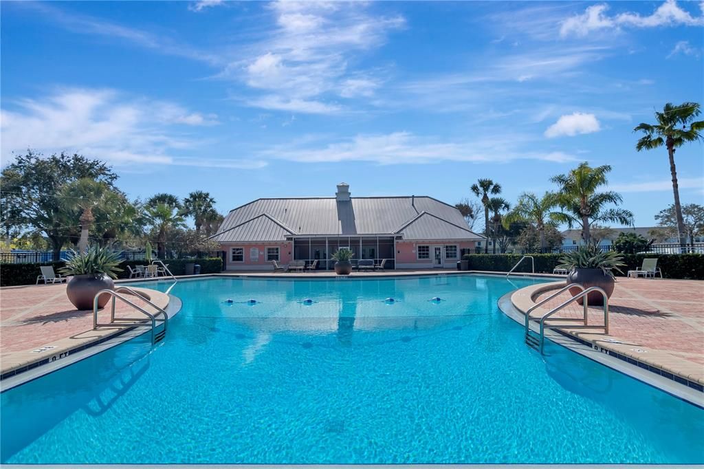 待售: $255,000 (1 贝兹, 2 浴室, 823 平方英尺)