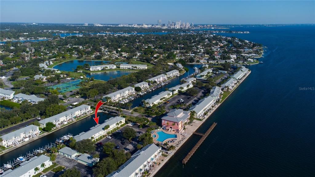 待售: $255,000 (1 贝兹, 2 浴室, 823 平方英尺)