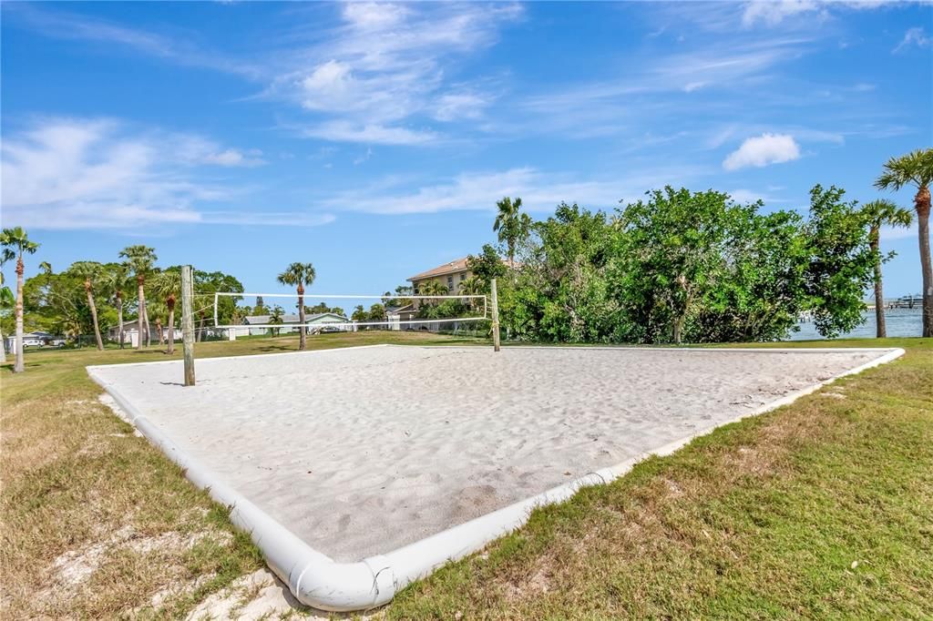 待售: $255,000 (1 贝兹, 2 浴室, 823 平方英尺)