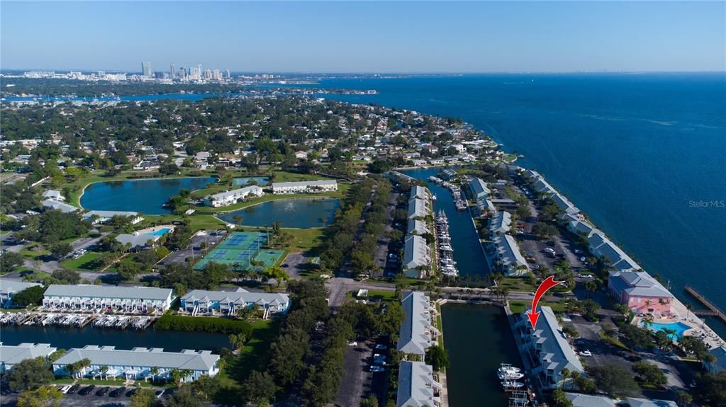 待售: $255,000 (1 贝兹, 2 浴室, 823 平方英尺)