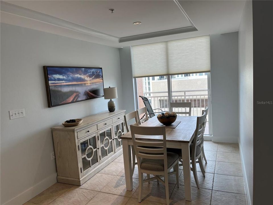 For Sale: $1,050,000 (2 beds, 2 baths, 1364 Square Feet)