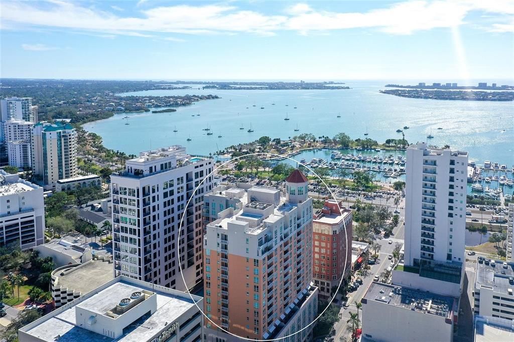 For Sale: $1,050,000 (2 beds, 2 baths, 1364 Square Feet)