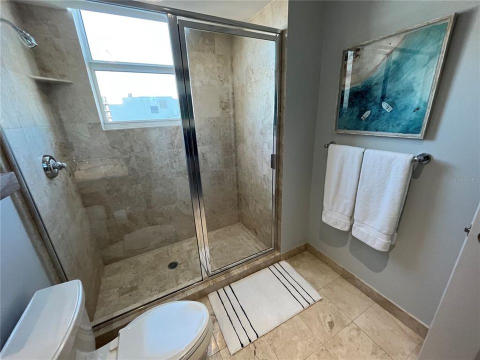 For Sale: $1,050,000 (2 beds, 2 baths, 1364 Square Feet)