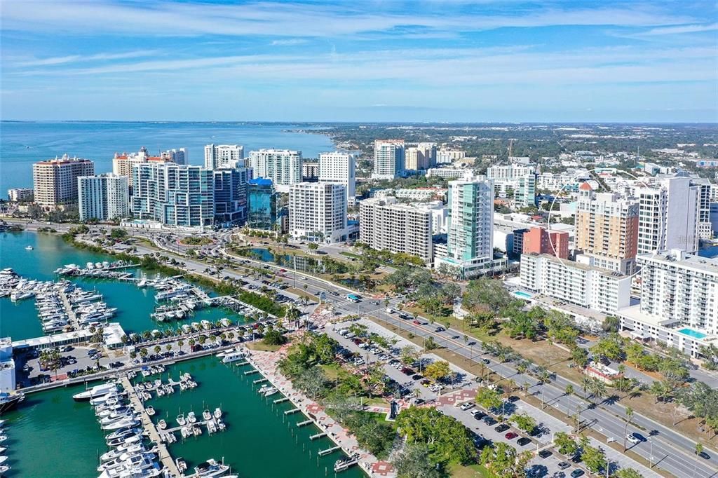 For Sale: $1,050,000 (2 beds, 2 baths, 1364 Square Feet)