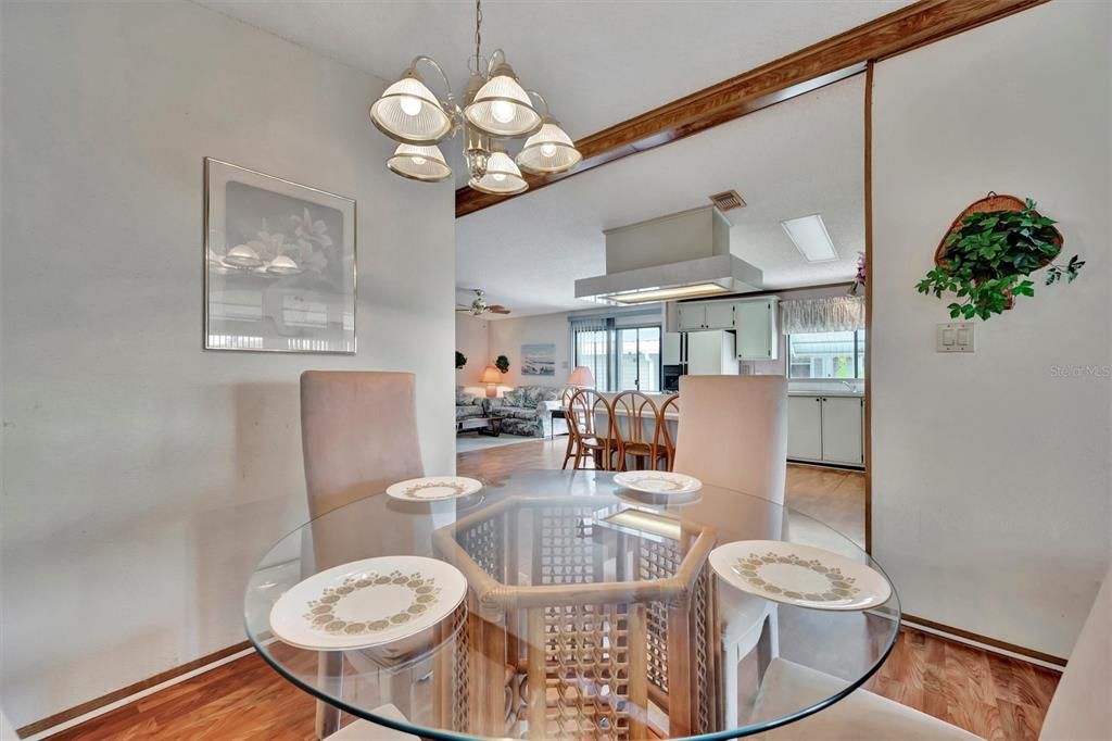 待售: $209,900 (2 贝兹, 2 浴室, 1482 平方英尺)