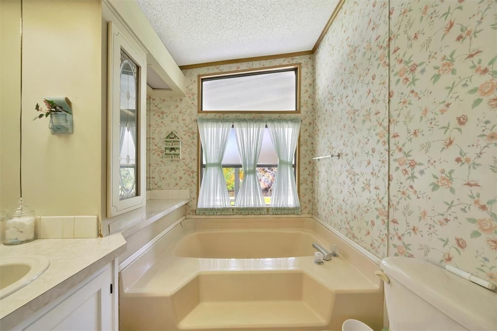 待售: $209,900 (2 贝兹, 2 浴室, 1482 平方英尺)