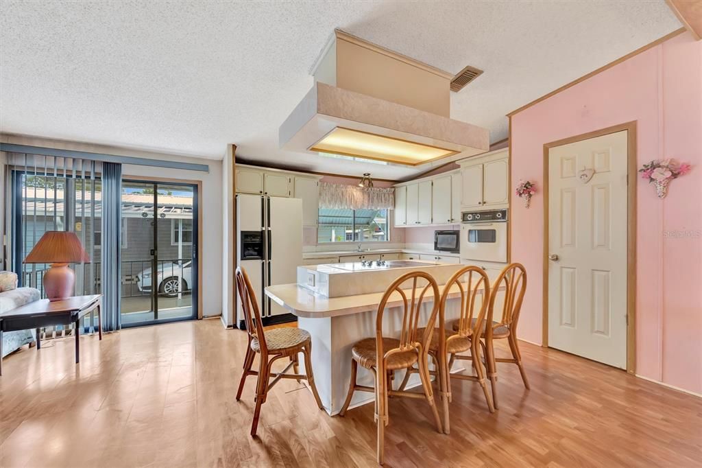 待售: $209,900 (2 贝兹, 2 浴室, 1482 平方英尺)