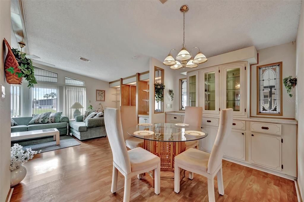 待售: $209,900 (2 贝兹, 2 浴室, 1482 平方英尺)