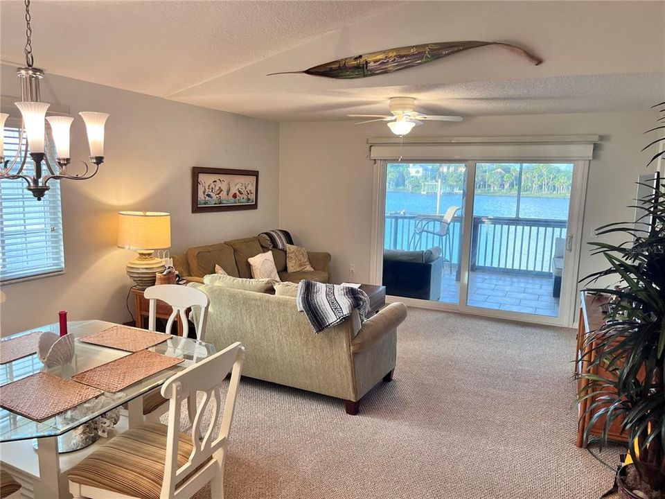 出租: $2,000 (2 贝兹, 2 浴室, 1140 平方英尺)