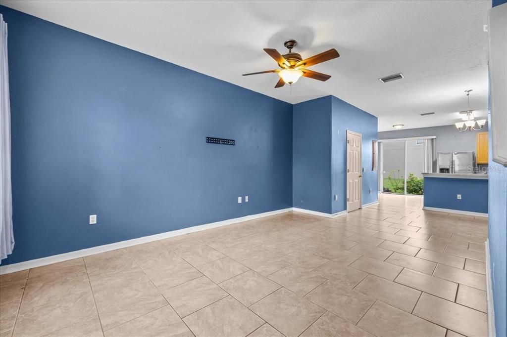 待售: $222,000 (2 贝兹, 2 浴室, 1205 平方英尺)