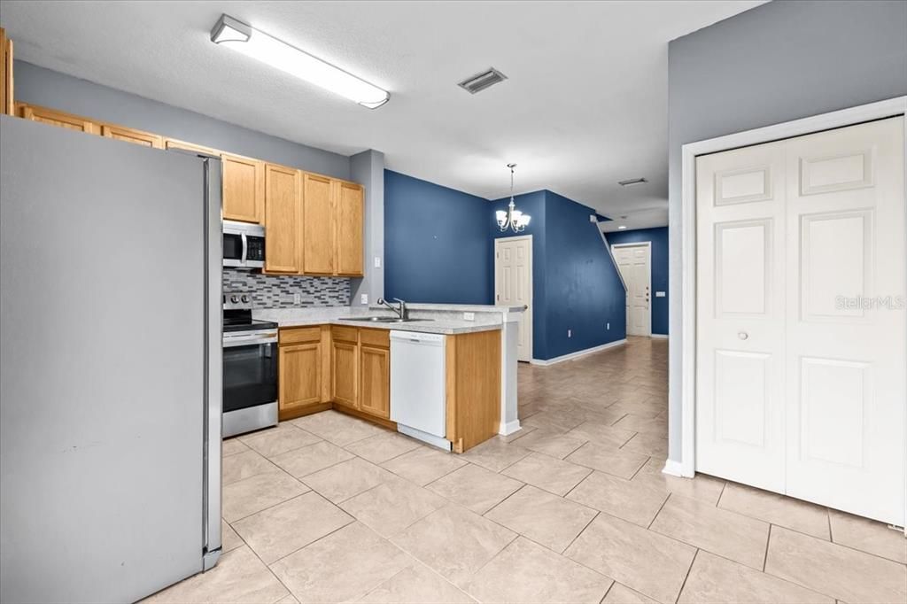 待售: $222,000 (2 贝兹, 2 浴室, 1205 平方英尺)