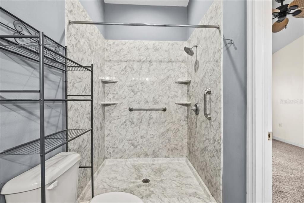 待售: $222,000 (2 贝兹, 2 浴室, 1205 平方英尺)