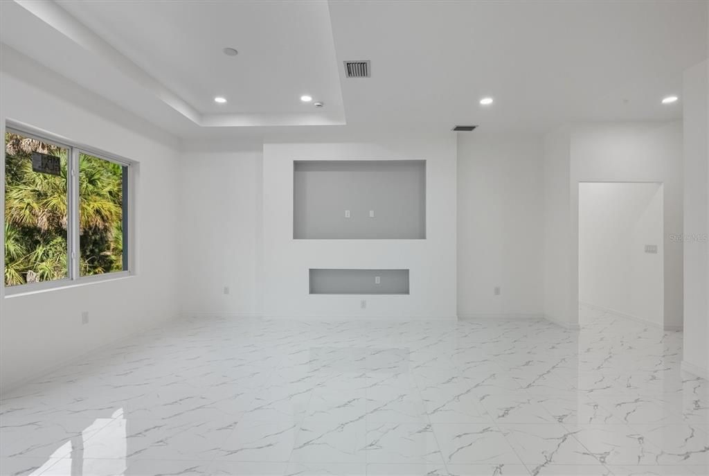 For Sale: $350,000 (3 beds, 2 baths, 1657 Square Feet)