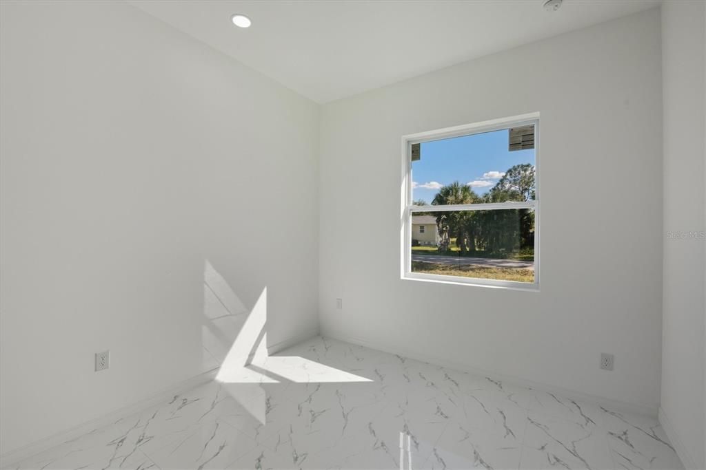 For Sale: $350,000 (3 beds, 2 baths, 1657 Square Feet)