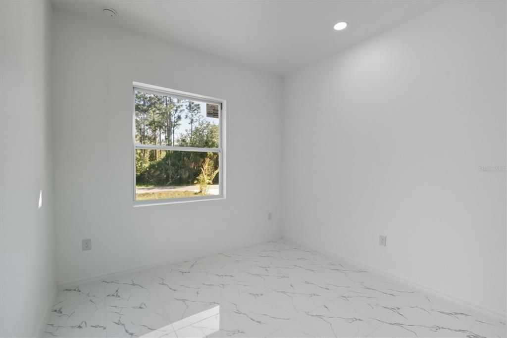 For Sale: $350,000 (3 beds, 2 baths, 1657 Square Feet)