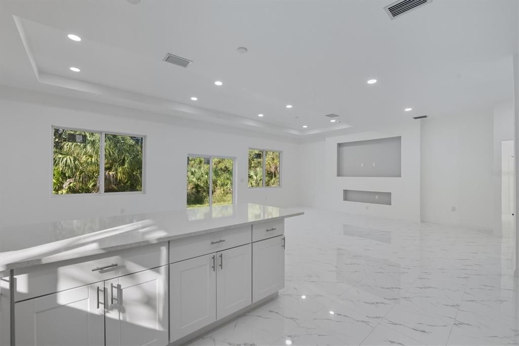 For Sale: $350,000 (3 beds, 2 baths, 1657 Square Feet)