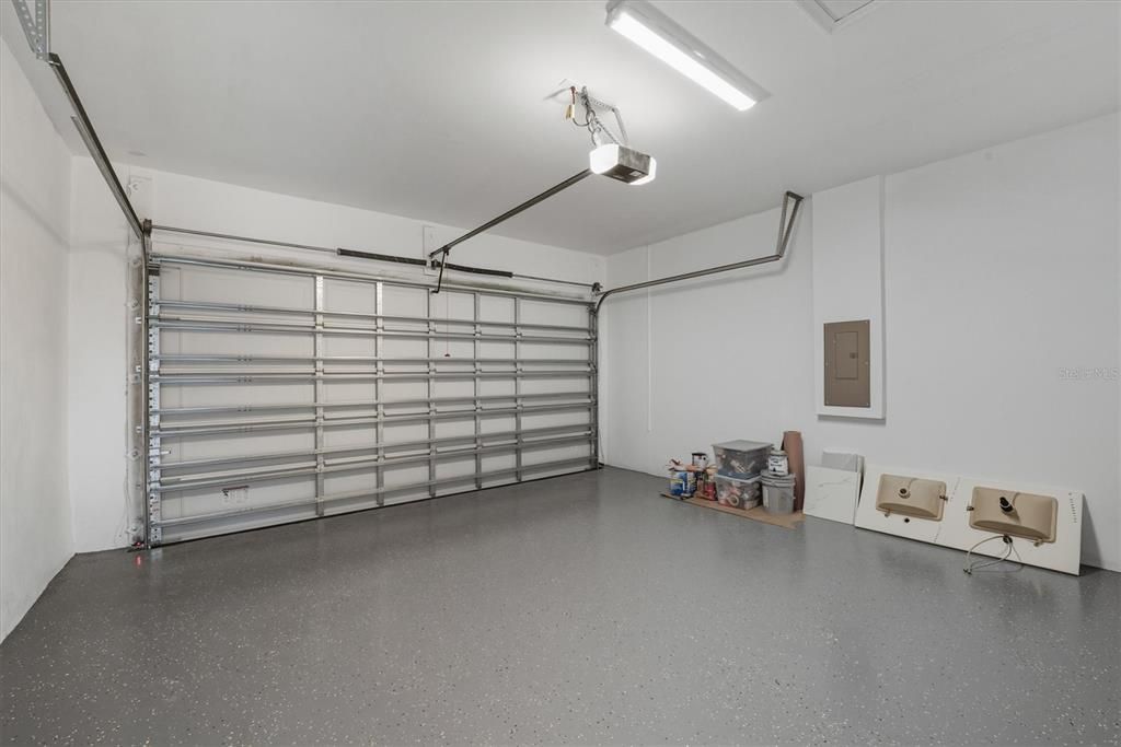 For Sale: $350,000 (3 beds, 2 baths, 1657 Square Feet)