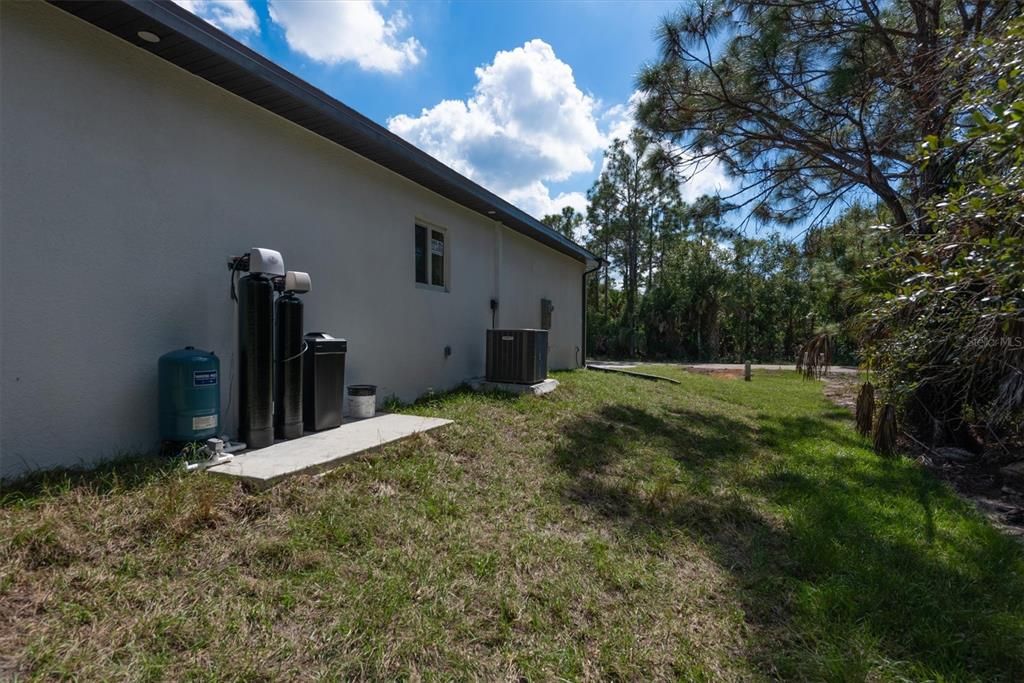 For Sale: $350,000 (3 beds, 2 baths, 1657 Square Feet)