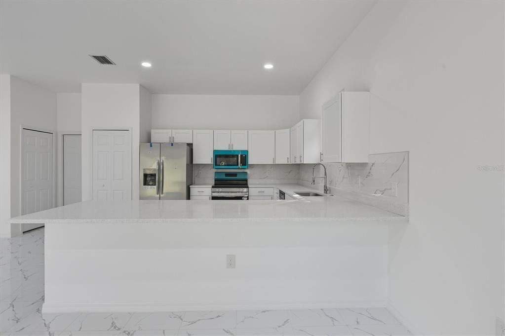 For Sale: $350,000 (3 beds, 2 baths, 1657 Square Feet)