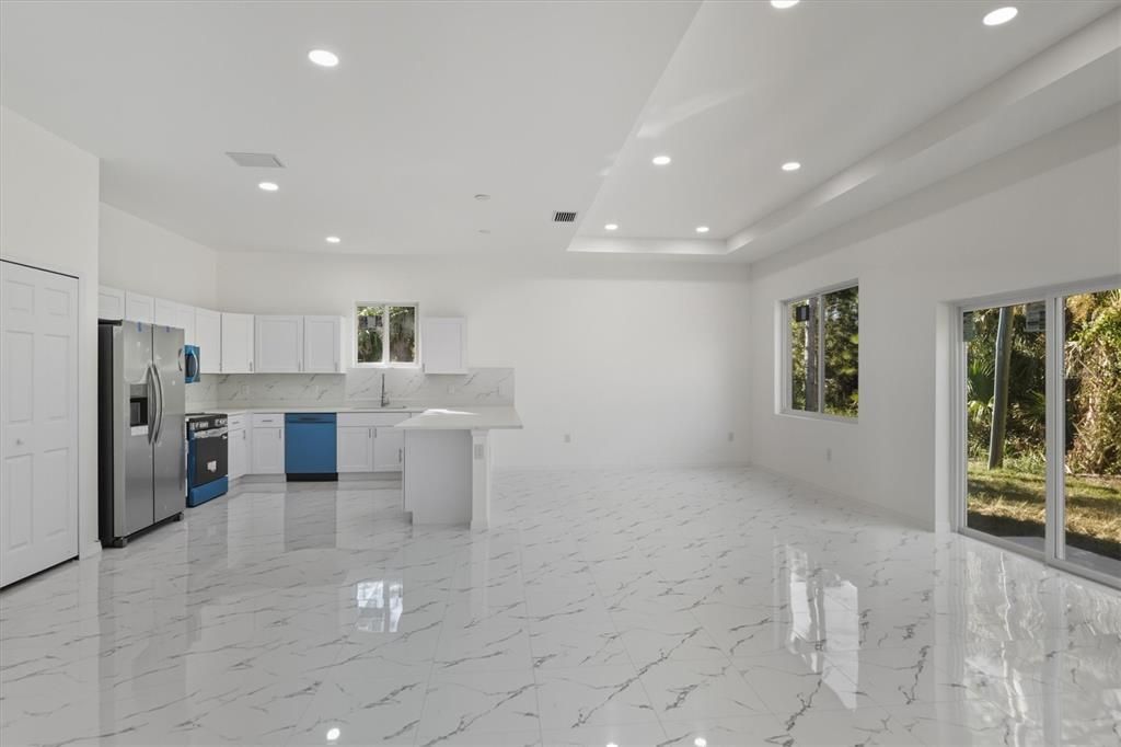 For Sale: $350,000 (3 beds, 2 baths, 1657 Square Feet)