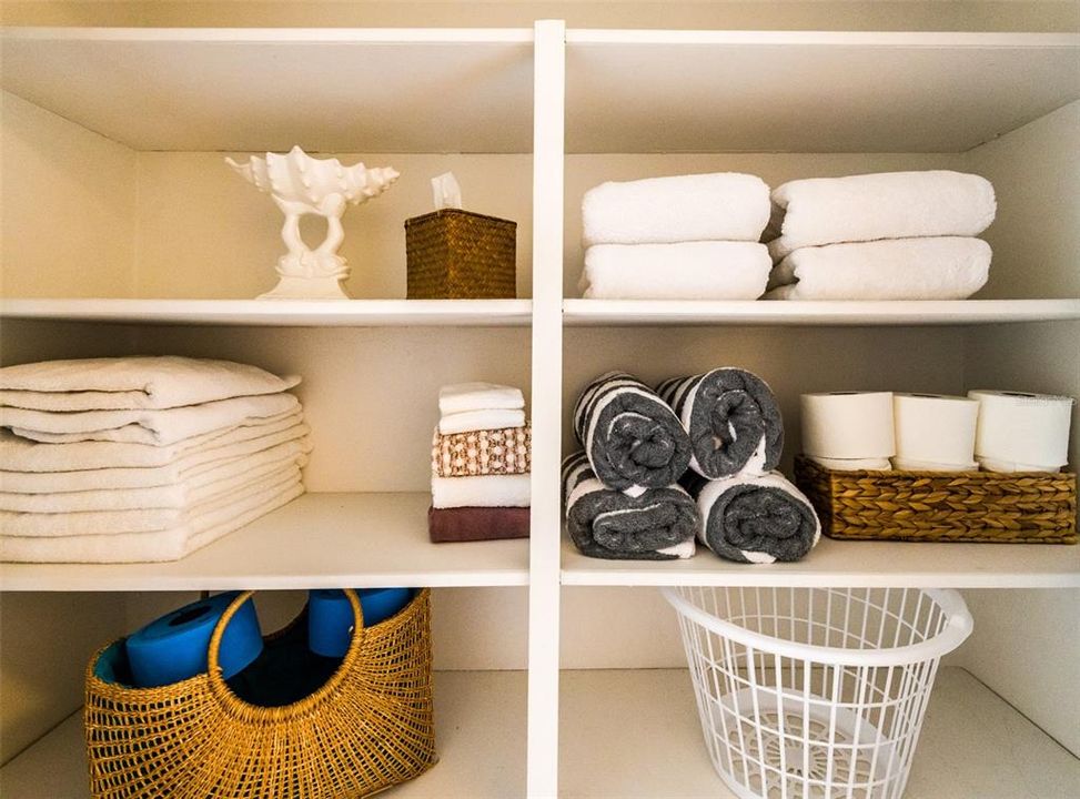 На продажу: $590,000 (2 спален, 2 ванн, 1235 Квадратных фут)