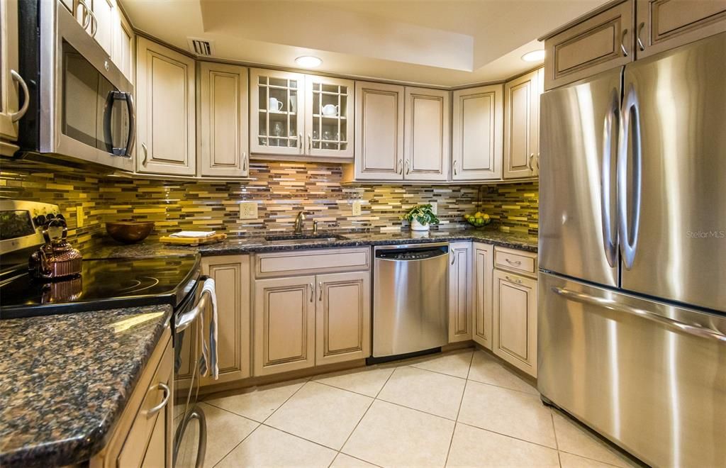 На продажу: $590,000 (2 спален, 2 ванн, 1235 Квадратных фут)