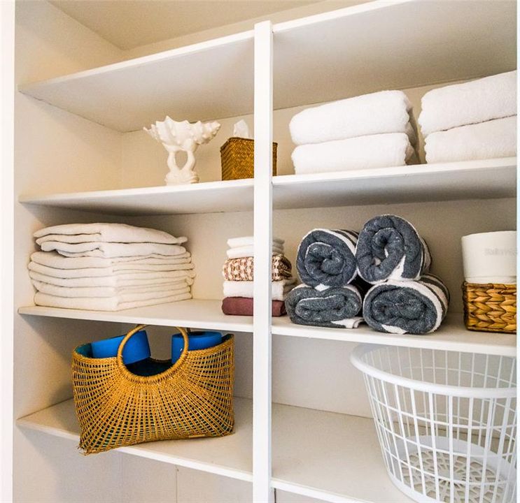 На продажу: $590,000 (2 спален, 2 ванн, 1235 Квадратных фут)