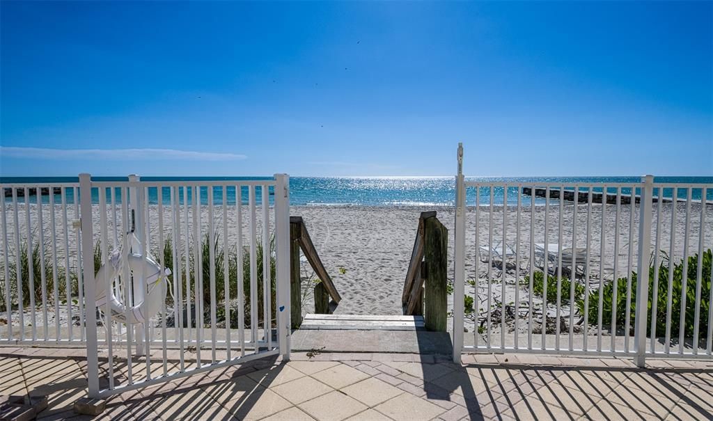 На продажу: $590,000 (2 спален, 2 ванн, 1235 Квадратных фут)