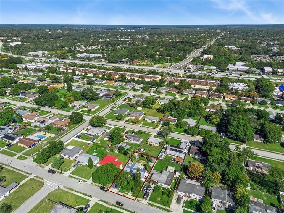 合同活跃: $284,900 (3 贝兹, 1 浴室, 1020 平方英尺)