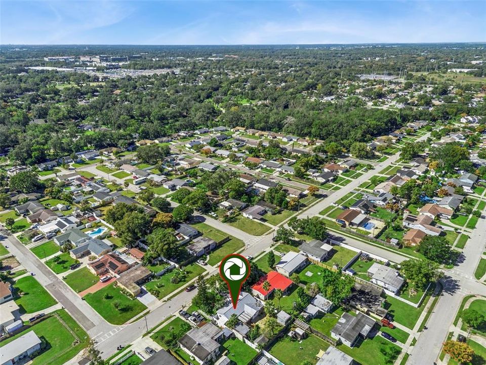 合同活跃: $284,900 (3 贝兹, 1 浴室, 1020 平方英尺)