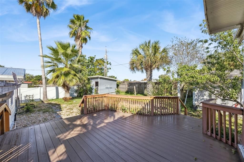 合同活跃: $284,900 (3 贝兹, 1 浴室, 1020 平方英尺)