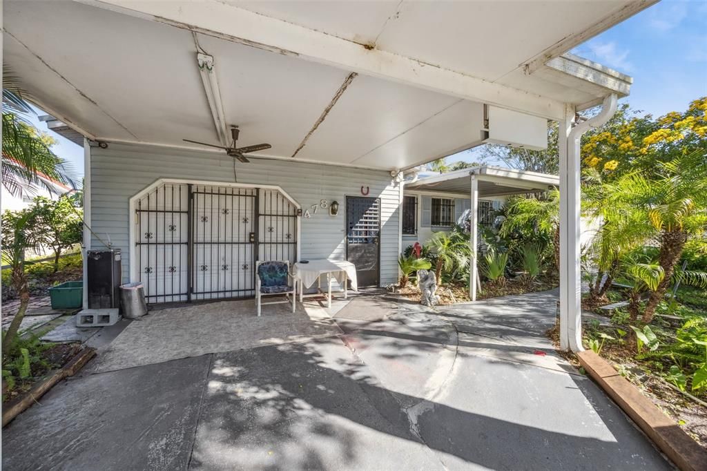 合同活跃: $284,900 (3 贝兹, 1 浴室, 1020 平方英尺)