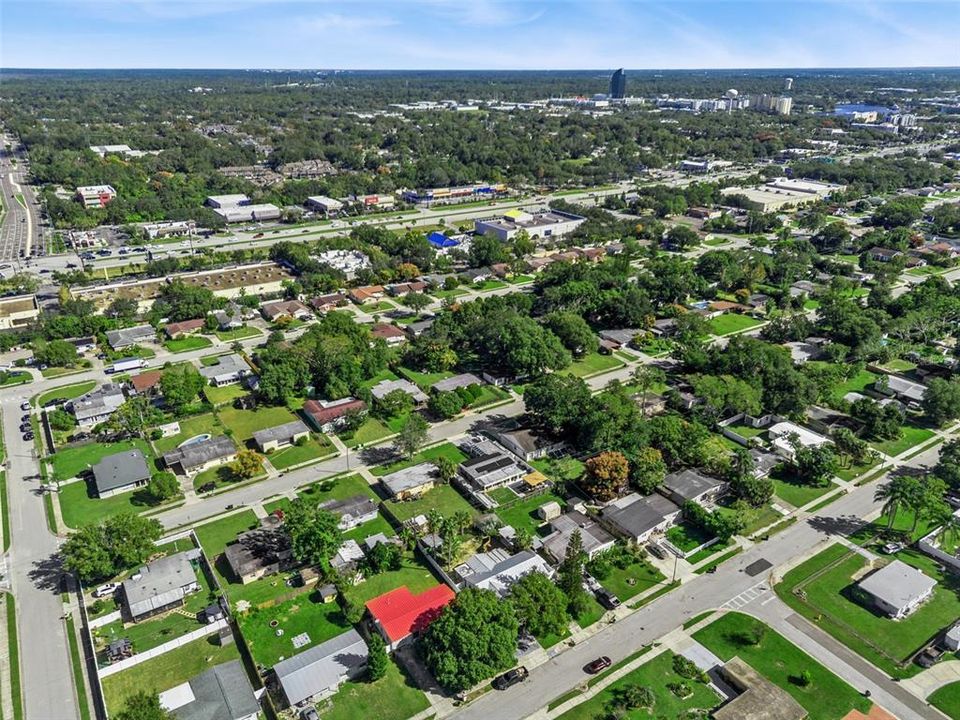 合同活跃: $284,900 (3 贝兹, 1 浴室, 1020 平方英尺)