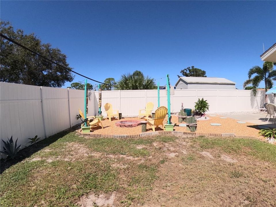 For Sale: $370,000 (2 beds, 2 baths, 1209 Square Feet)