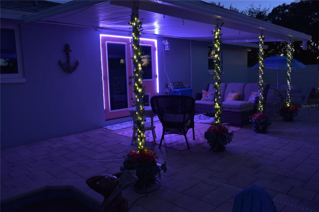 For Sale: $370,000 (2 beds, 2 baths, 1209 Square Feet)