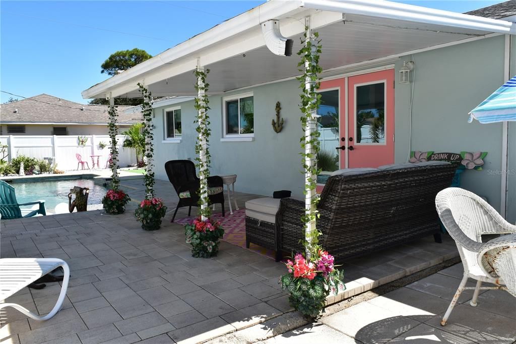 For Sale: $370,000 (2 beds, 2 baths, 1209 Square Feet)