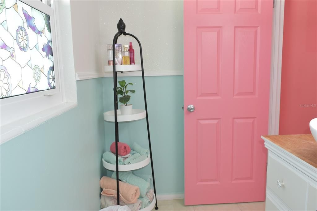 For Sale: $370,000 (2 beds, 2 baths, 1209 Square Feet)