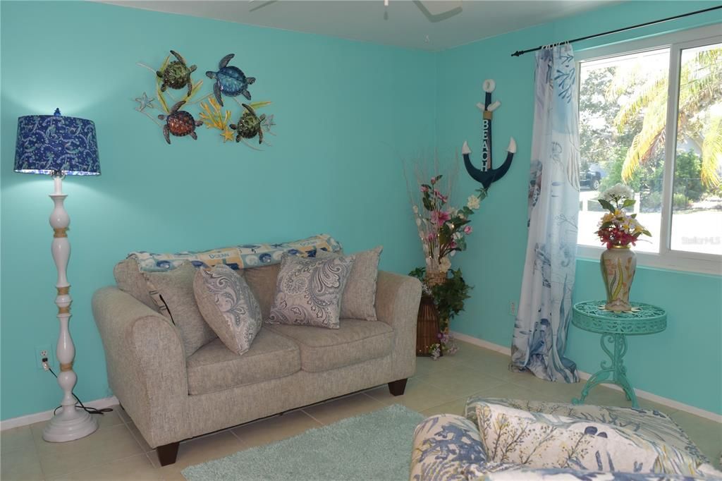 For Sale: $370,000 (2 beds, 2 baths, 1209 Square Feet)