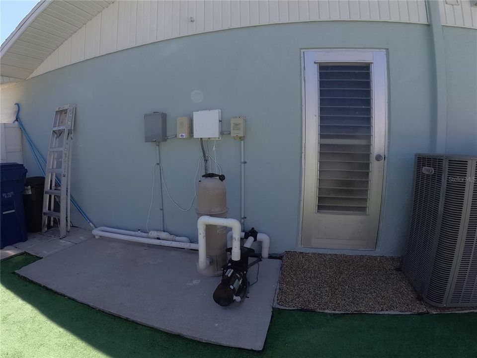 For Sale: $370,000 (2 beds, 2 baths, 1209 Square Feet)