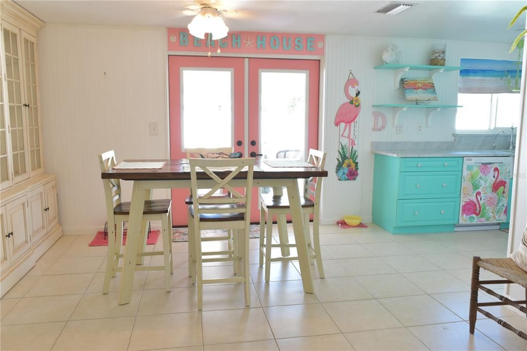 For Sale: $370,000 (2 beds, 2 baths, 1209 Square Feet)